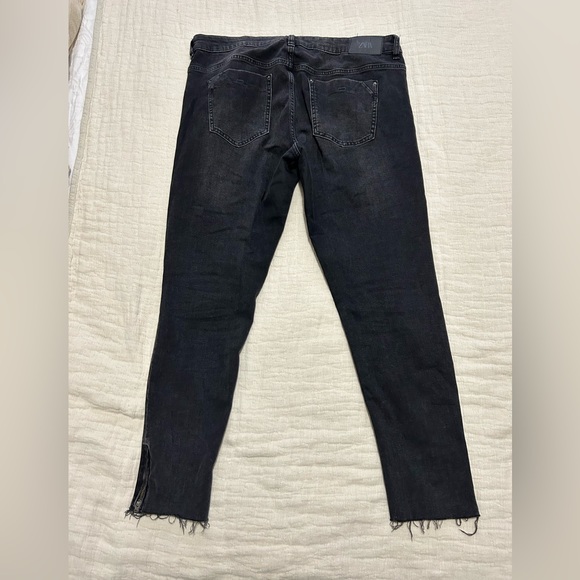 Distressed jeans - Picture 2 of 2